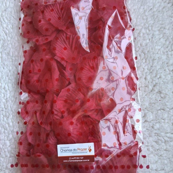 Petalas de rosas vermelhas